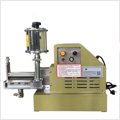 Intelligent Frequency Conversion Roller Coating Cementing Machine 150mm Roller for Shoe Sole & Leather Cementing DL-128