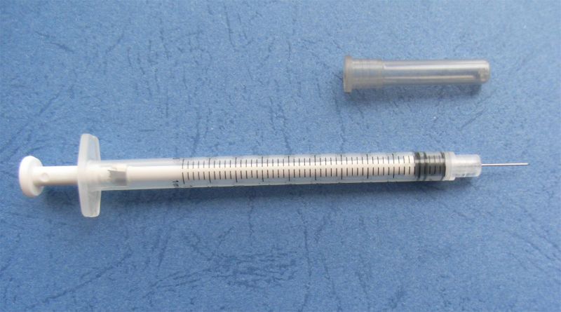 Safety-Retractable Syringe (1ML)