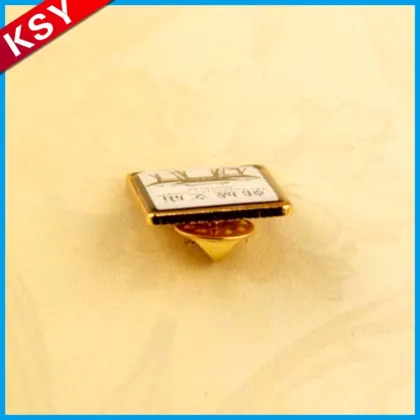 Best Quality Professional Production Printing Fish Lapel Badge Buttons Pins Company