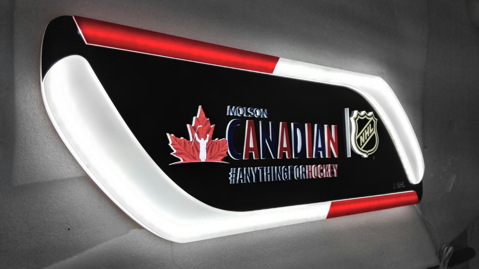 NHL hockeystick sign