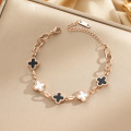 Brazalete de titanio de trébol blanco blanco elegante