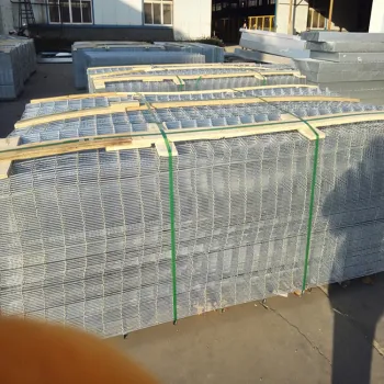hot sale 2x2Galvanized welded wire mesh for fence panel