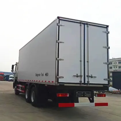 Sinotruk Howo 6x4 refrigerated truck