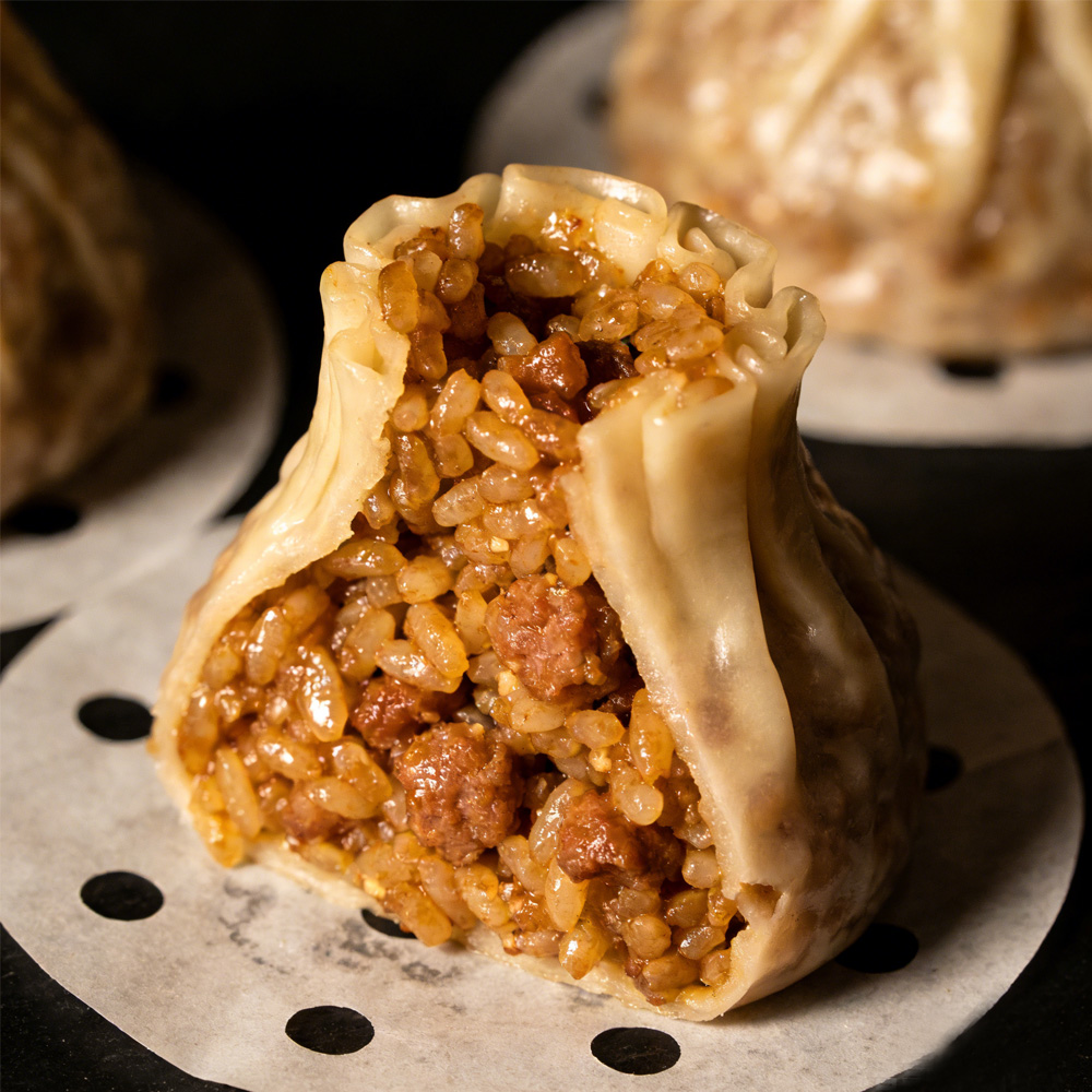 Вкусный клейкий рис и свинина ручной работы Шаомай