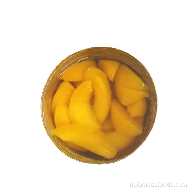 Ingeblikte gele perzikplakken in siroop in A10