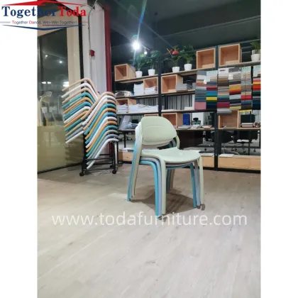 Modern Wholesale One-Piece Molded Plastic Chair Cafe Shop Restaurant Chair