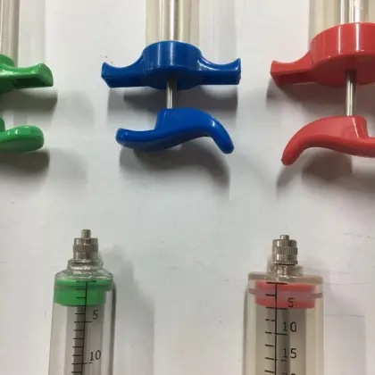 colorful vet syringe non adjustable syringe