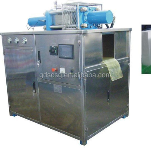 Dry ice block machine