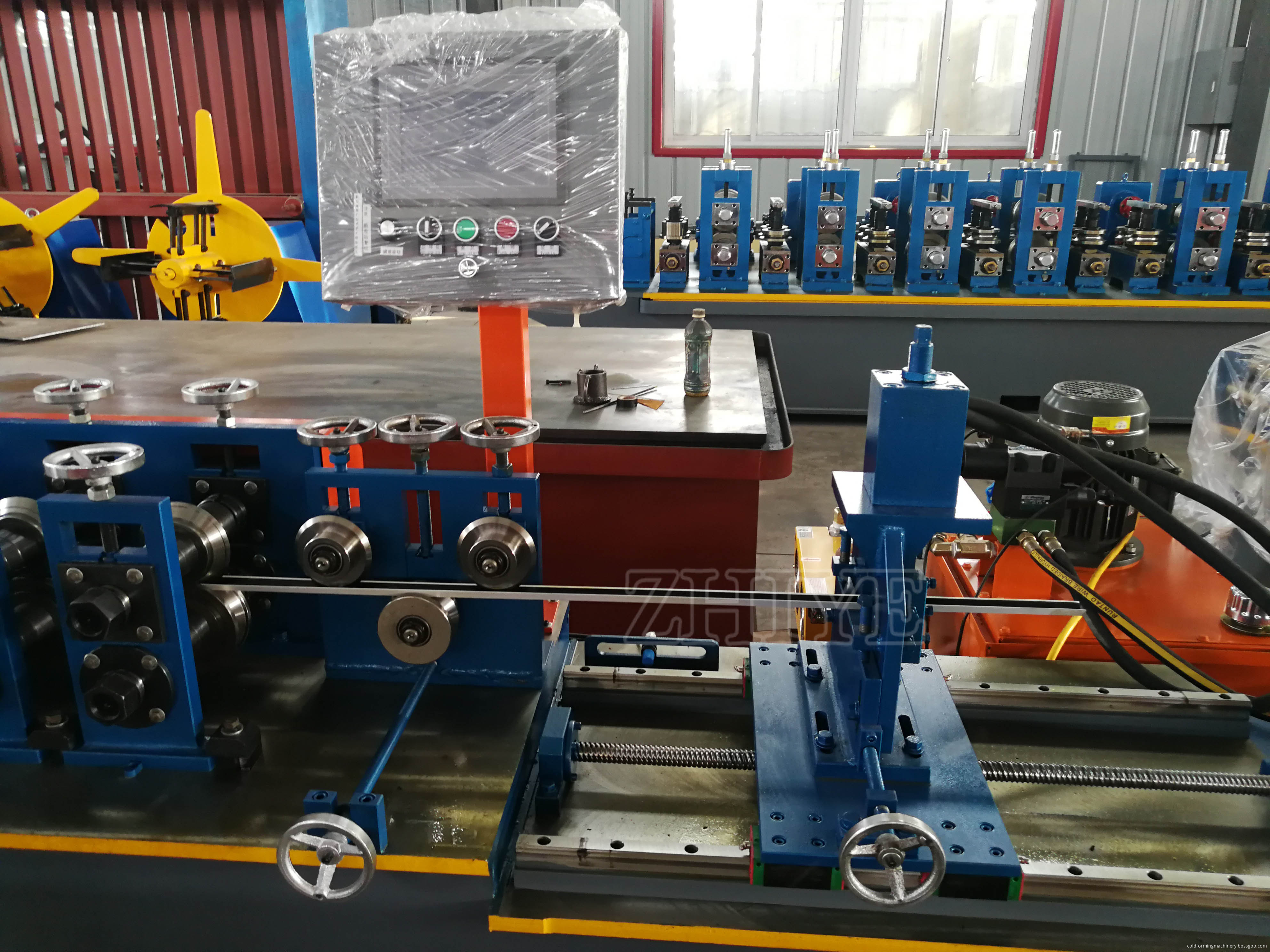 roll forming machine