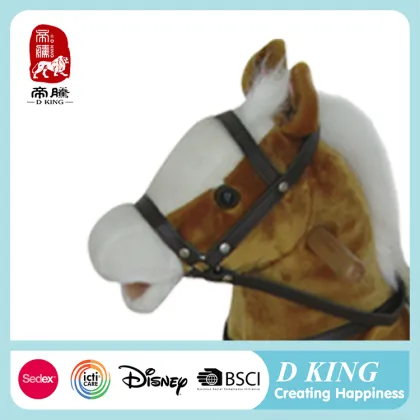 2016 new design wooden rocking horse toy plush rocking horse can bray