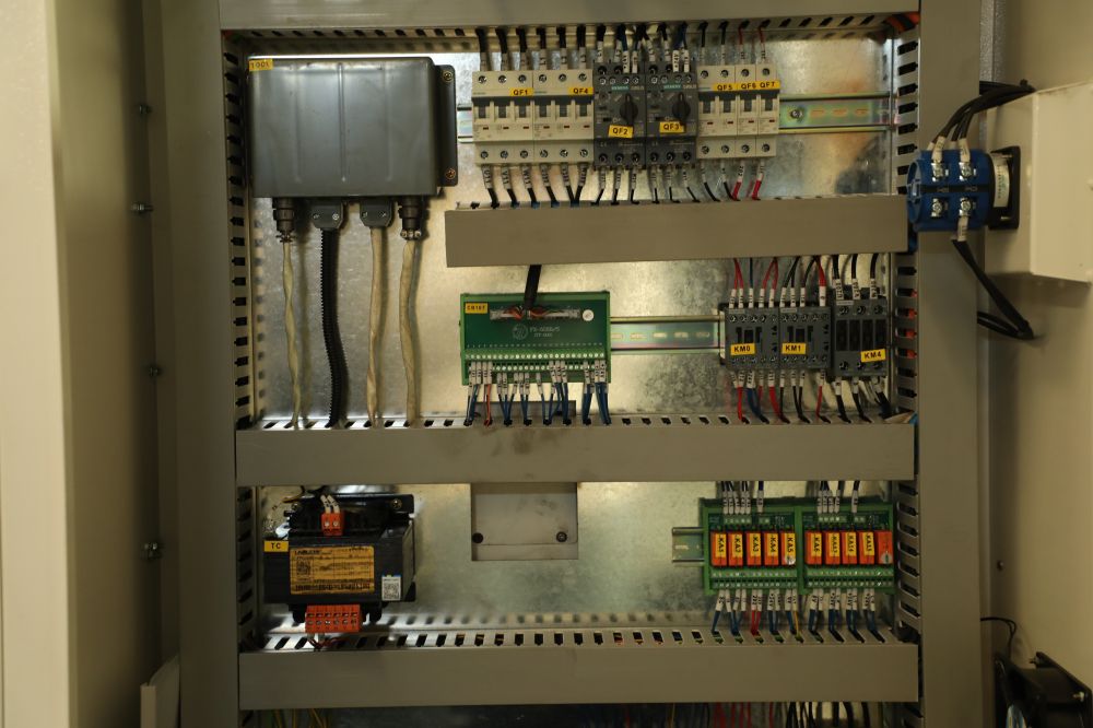 Horizontal CNC lathe for metal cutting