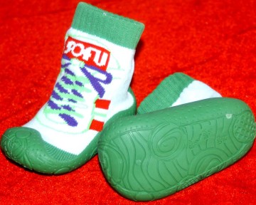 Hot Sale! fashionable sweet-smelling soft green and white rubber sole baby shoe socks