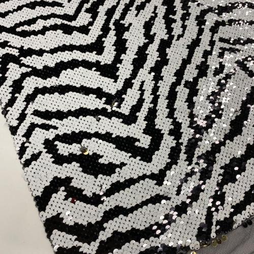 Fantastiskt EKG Sequin Design Poly Mesh Broderityg