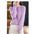 Round neck solid diamond knit jumper for women