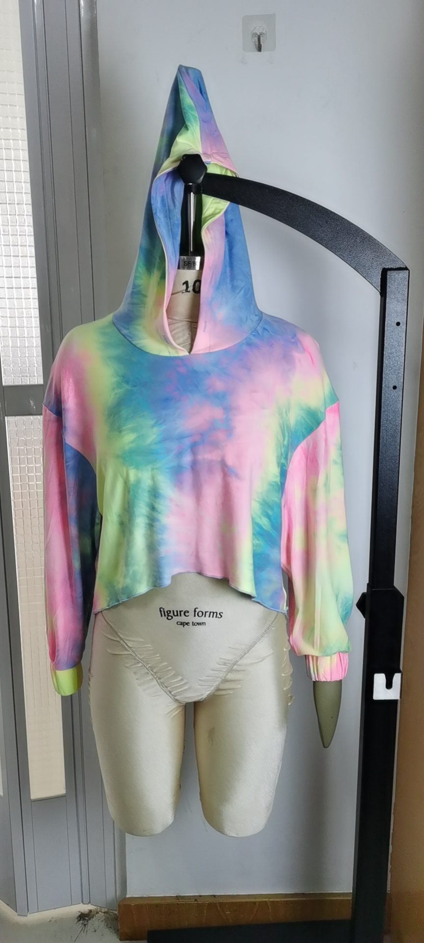 Wholesale Women's Color Tie Dyed Short Hoodie