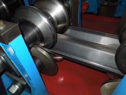 Two Waves Highway Protecting Plate Machine