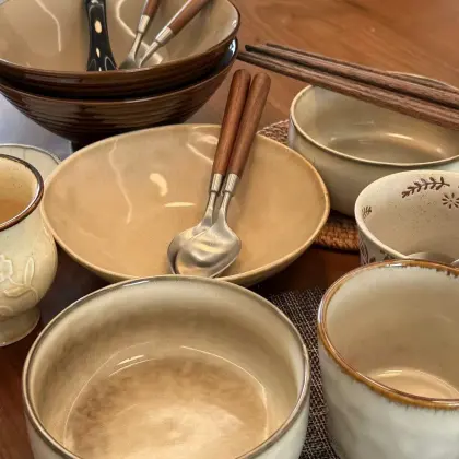 Warm and Natural Ceramic Dinnerware with Earthy Tones