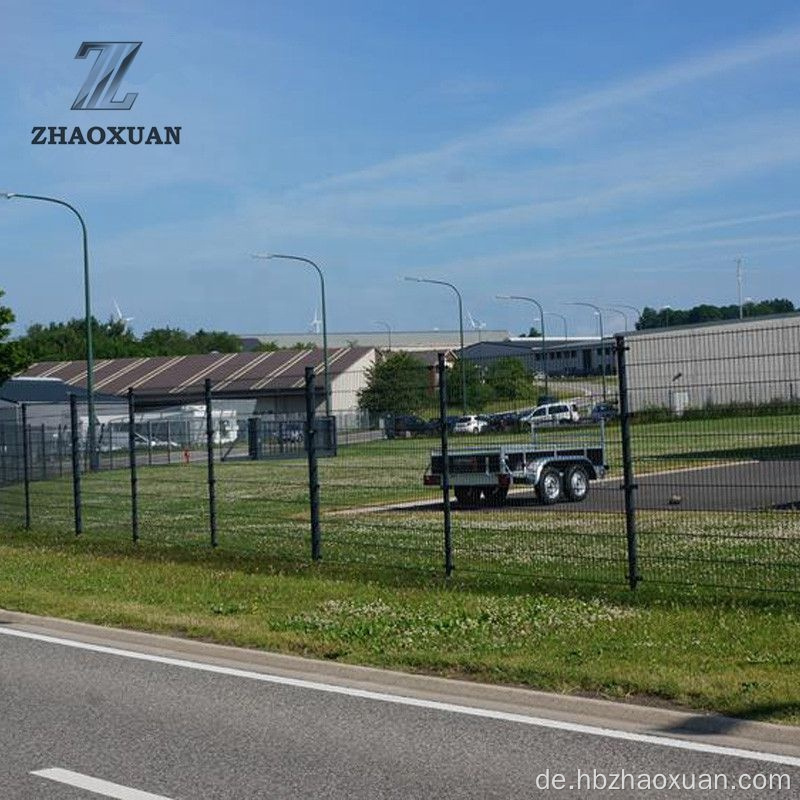 Doppeldrahtzaun Hofzaun mit Stacheldraht