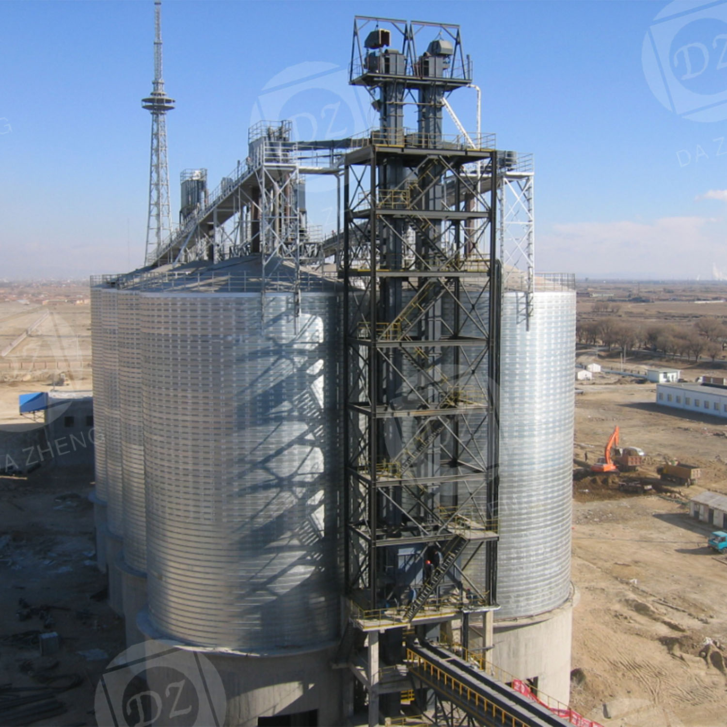 Industrial cement storage silo
