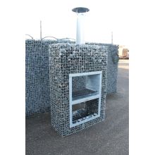 Lareira de Gabion moderna com detalhes em pedra natural