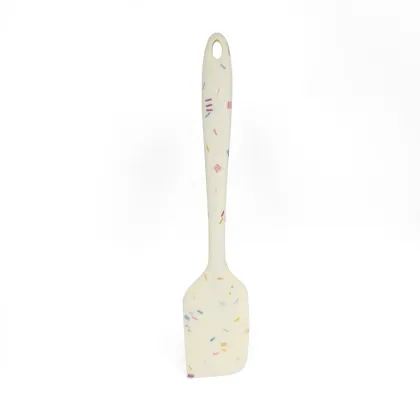 High-Quality Silicone Scraper and Baking Tools for Pastry Making