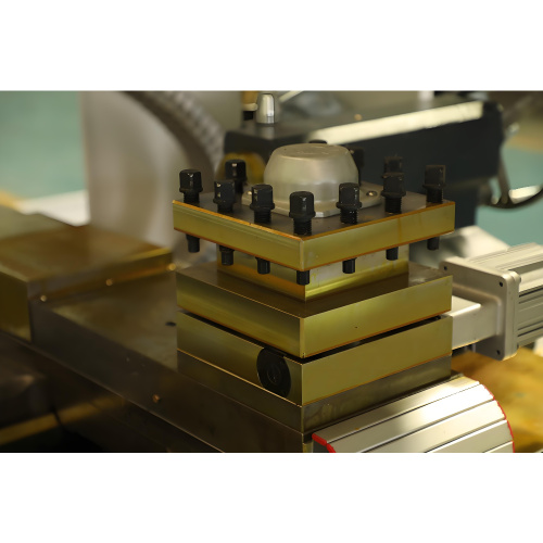 Tornio CNC orizzontale con foro mandrino grande CK6150