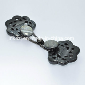 High Fashion Expensive Resin Pearl Effect Coat Button Has Chains