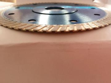 タイル、陶磁器の使用のための高速切削の薄いターボ ダイヤモンドブレード
