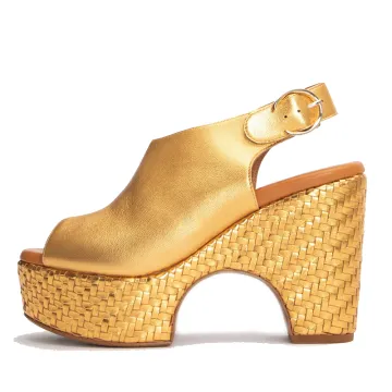 women sandals with high platforms