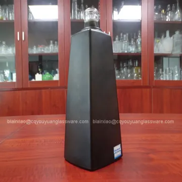 Black Matte 750ML Square Vodka Bottle Custom Vodka Glass Bottles