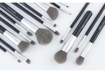 15Pcs Black Wooden Handle Cosmetics Brushes Suit