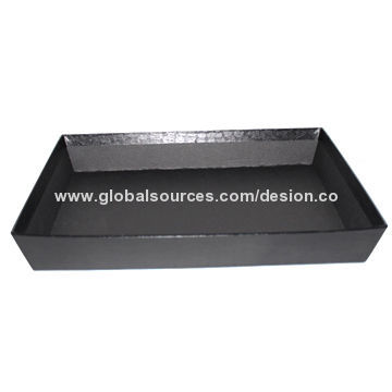 Cardboard tray with paper cover