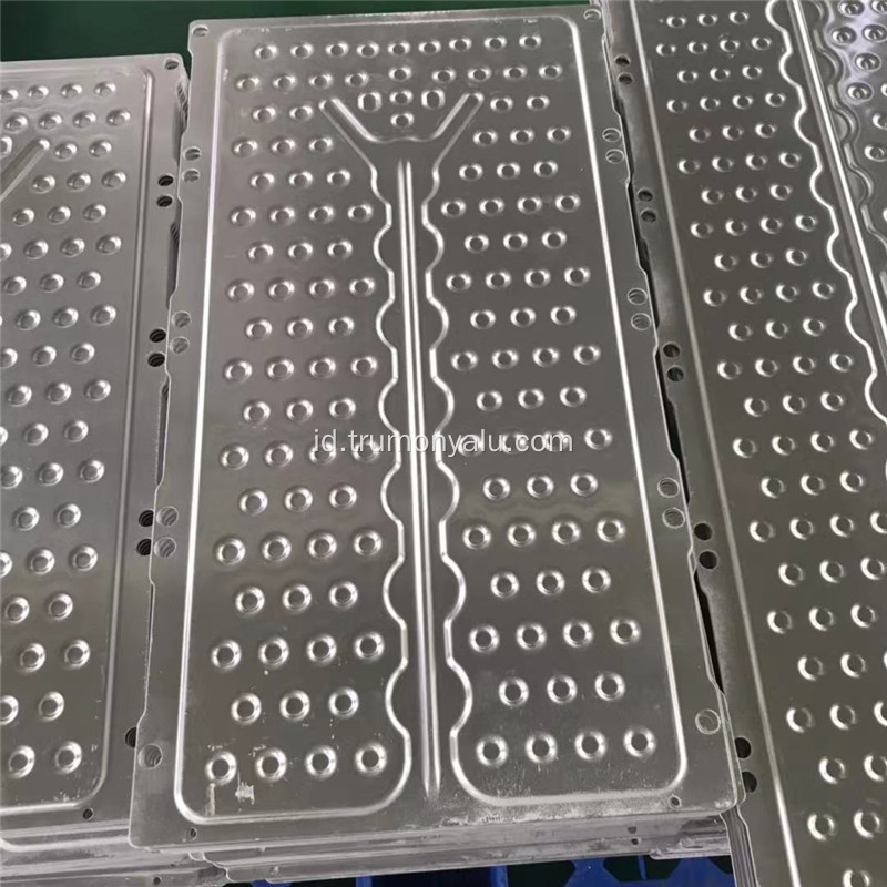 ide pelat pendingin air aluminium untuk baterai BV