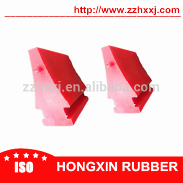 Conveyor belt polyurethane cleaning blades