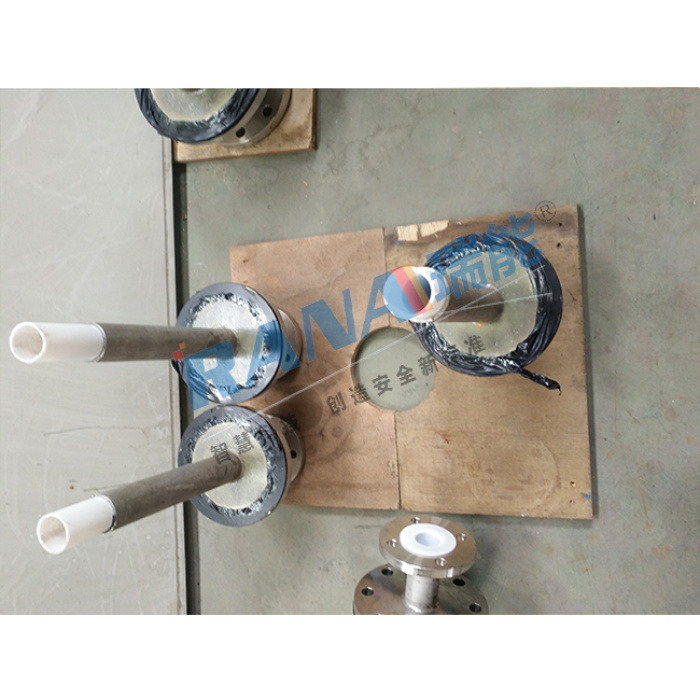 Пагружная труба з пакрыццём з PTFE з фіксаваным фланцам