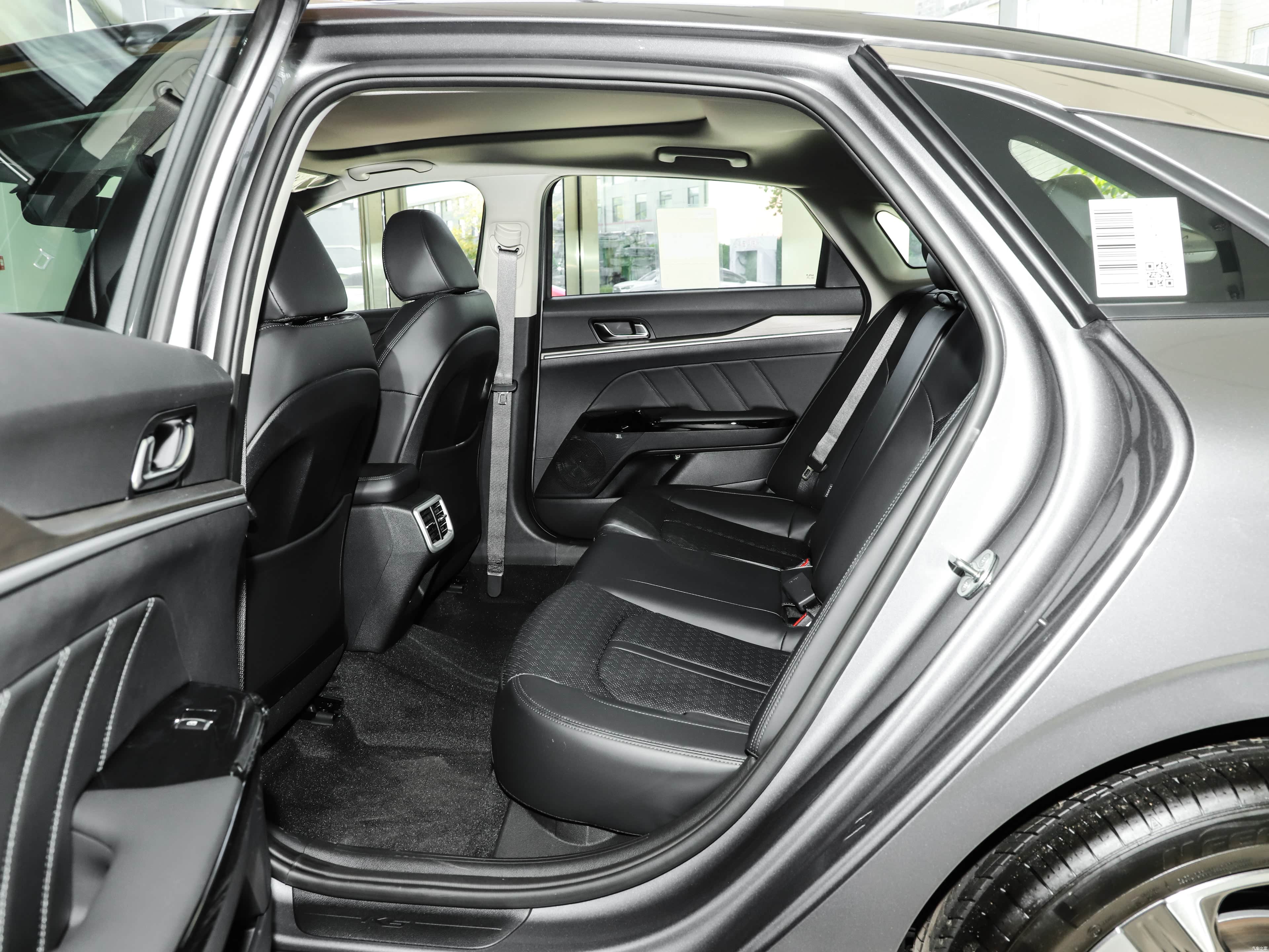 2025 KlA K5 1.5T Gasoline vehicle