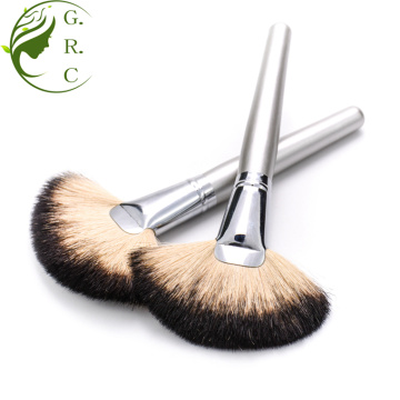 Pennelli per il trucco del ventilatore professionale per Brush Bronzer Cheekbones