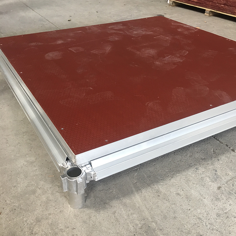 مرحلة الأداء المحمول في الهواء الطلق