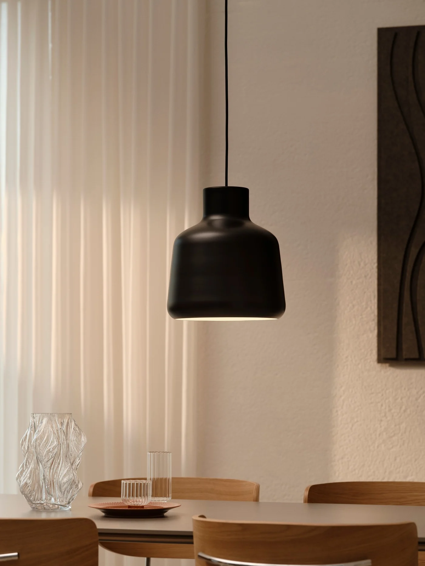 Chunky Satin Pendant for Modern Dining (1)