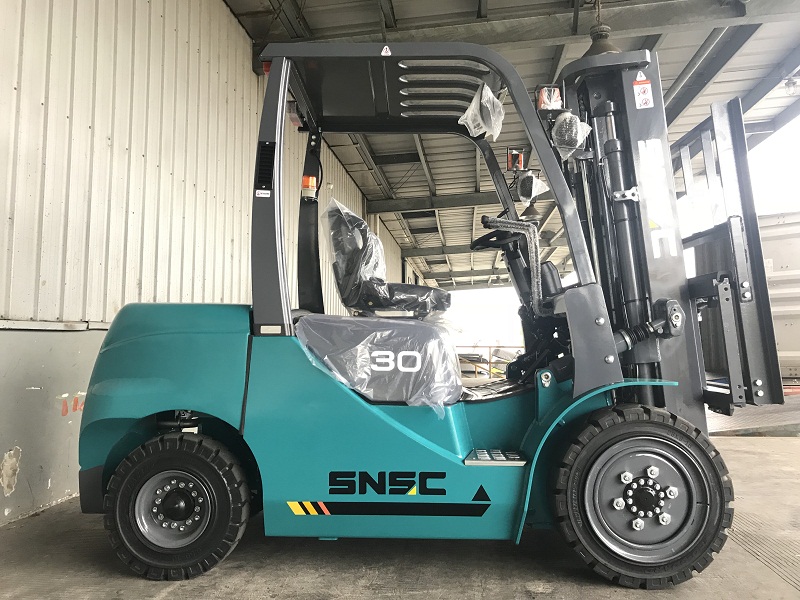 3.0T Fork lift