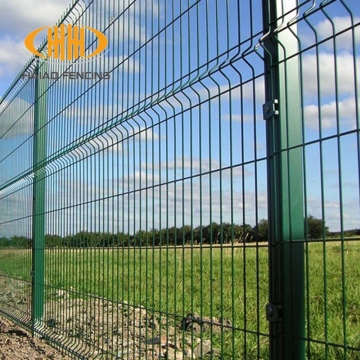 Curvy welded wire mesh 3D triangle mesh fence