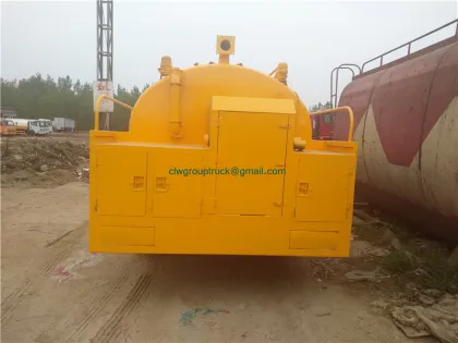 Dongfeng 8500L vacuum suction truck with vacuum pump