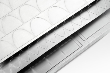 Durable flexible die with MCR coating