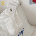 한국 애니메이션 만화 자수 흰색 INS 중간 튜브 양말