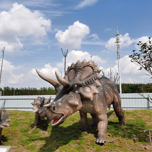 Large Dinosaur Garden Ornament Triceratops Statue