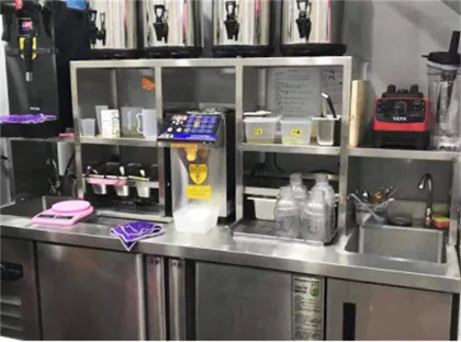 China Factory's Professional Milk Tea Bar Counter with Freezer and Bubble Tea Machine