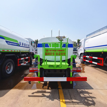 Dongfeng Duolika Small 3-5CBM Water Tank Sprinkler Truck