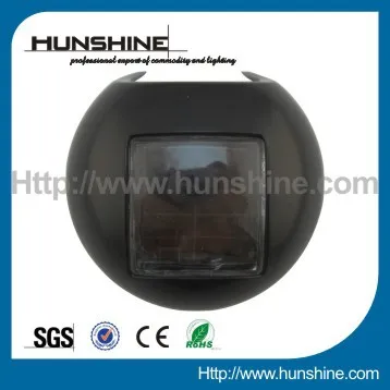 1led mini solar light installed on the door with magnetic mini light