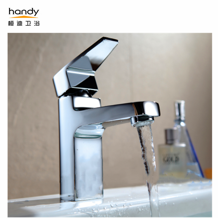 Single handle basin tap