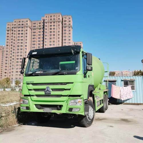 Camion de béton prêt à l&#39;emploi